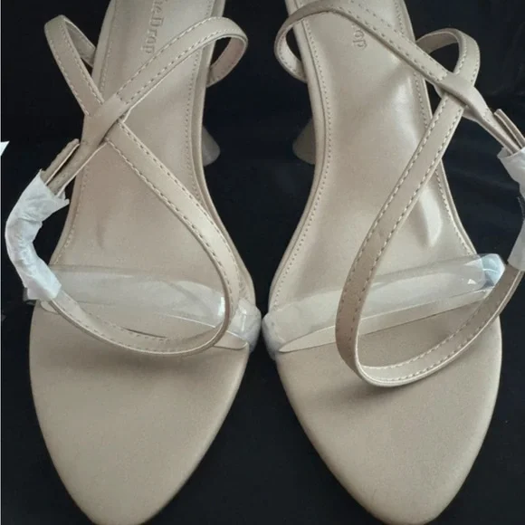 The Drop Women's Lina Trend Heel Sandal 3.7 heel New Not Used. - Picture 3 of 3